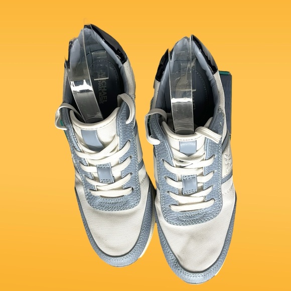 Michael Kors Women's Mabel Running/Trainer Tech Canvas White/Blue See 6.5 - Picture 1 of 15